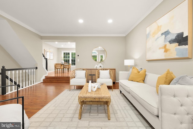 7504 Oldham Way, Alexandria, VA 22315 - living room featuring light wood-style floors, crown molding, recessed lighting, and baseboards