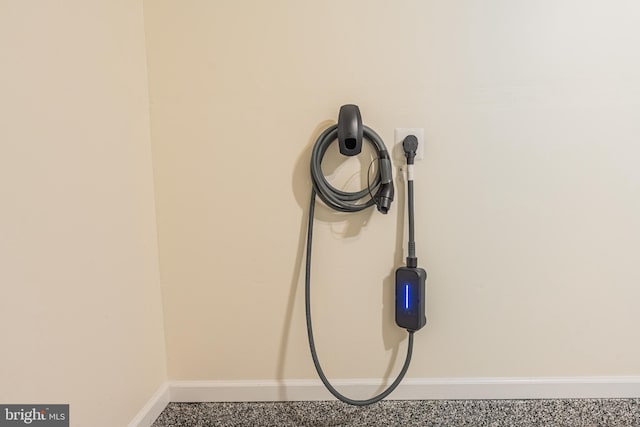 25366 Ashbury, Chantilly, VA 20152 - detailed view of baseboards