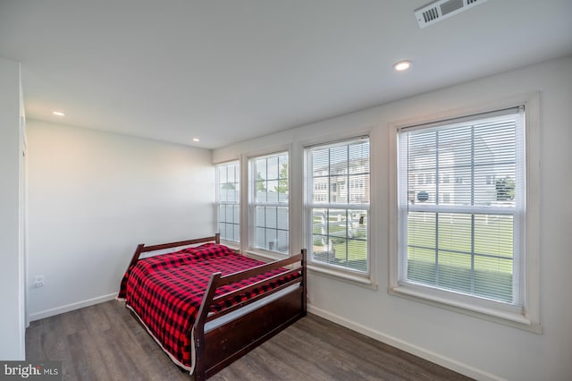 193 S Savanna Dr, Pottstown, PA 19465 - bedroom featuring baseboards, wood finished floors, and recessed lighting
