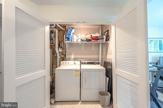 222 Hawks View Sq SE, Leesburg, VA 20175 - laundry room featuring independent washer and dryer