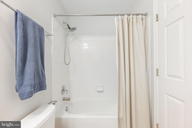 222 Hawks View Sq SE, Leesburg, VA 20175 - full bath featuring shower / bath combo and toilet