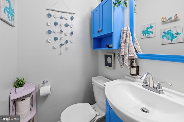 1931 Fort Monroe Ct, Dumfries, VA 22026 - bathroom with a shower with shower curtain and vanity