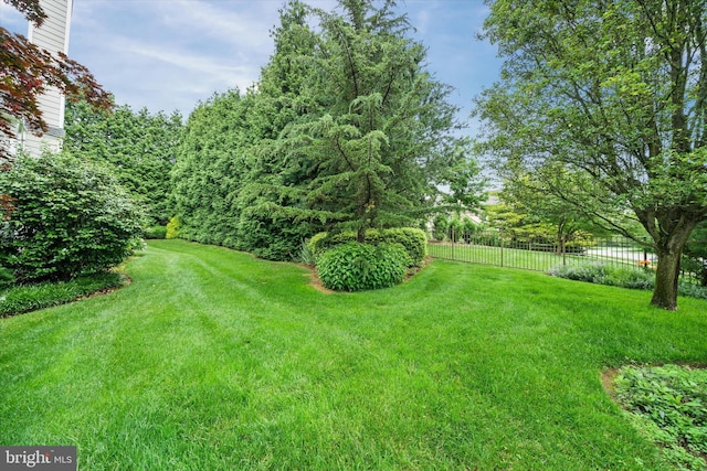 1 Derbyshire Way, Wilmington, DE 19807 - view of yard