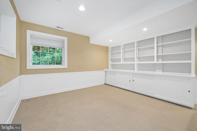 1 Derbyshire Way, Wilmington, DE 19807 - empty room featuring light carpet, wainscoting, and recessed lighting
