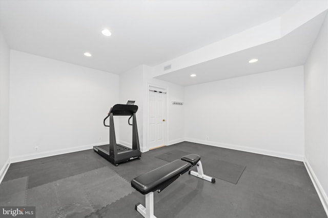 1 Derbyshire Way, Wilmington, DE 19807 - exercise room featuring recessed lighting