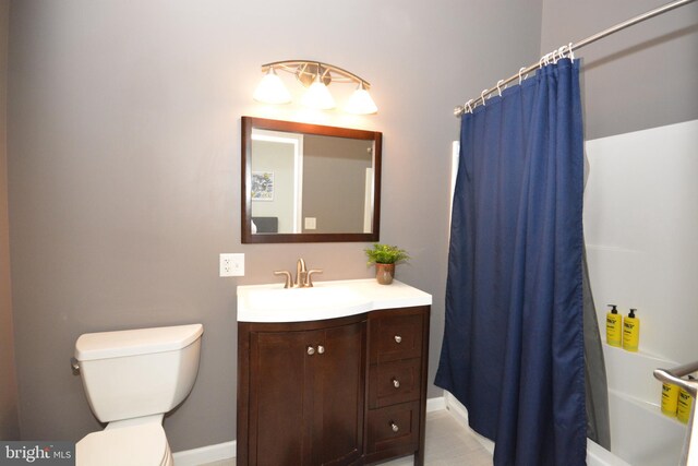 138 Pepperton Ct, Lititz, PA 17543 - full bathroom with vanity, toilet, shower / bathtub combination with curtain, and baseboards