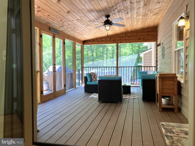 347 Lakewood Cir, Mineral, VA 23117 - sunroom with a ceiling fan, an outdoor hangout area, and lofted ceiling