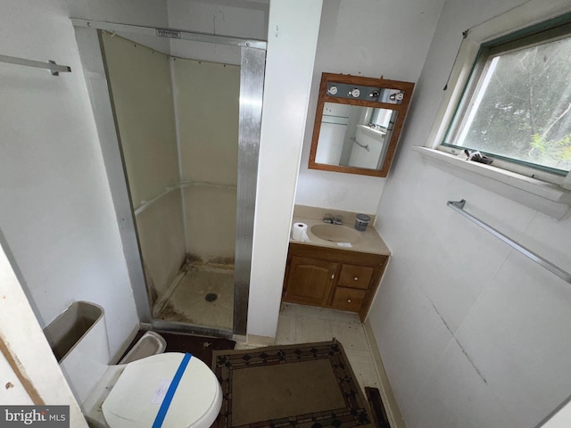 1515 N Franklin St, Wilmington, DE 19806 - bathroom featuring vanity, a shower stall, and toilet