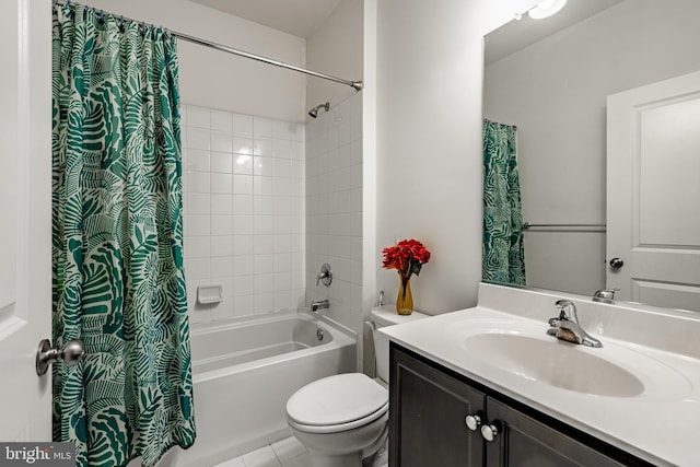 340 Dawson Pl, Downingtown, PA 19335 - full bathroom featuring shower / bath combo with shower curtain, toilet, and vanity