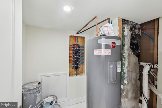 5724 Pine St, Philadelphia, PA 19143 - utility room with water heater