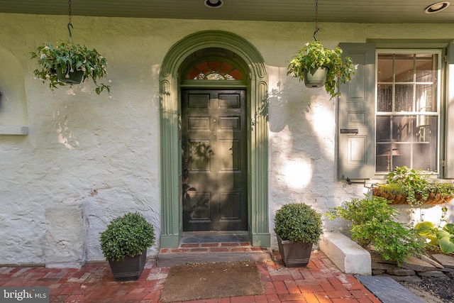 2 Earles Ln, Newtown Square, PA 19073 - property entrance with stucco siding