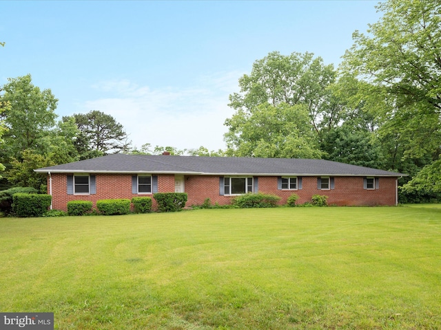 717 W Locust St, Woodstock, VA 22664 - ranch-style home featuring a front yard and brick siding