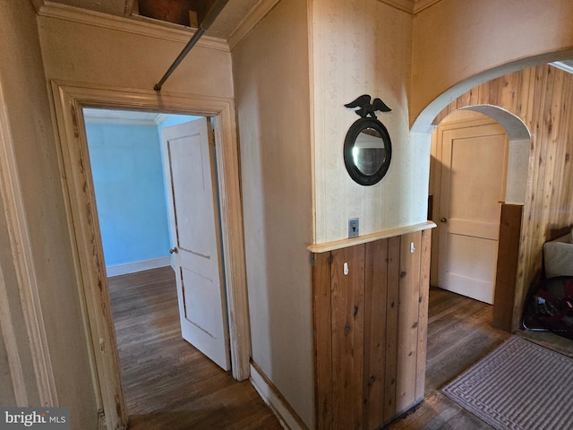 408 Dover St, Salisbury, MD 21804 - hallway featuring wood finished floors, arched walkways, and baseboards