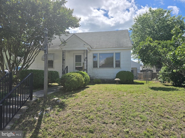 408 Dover St, Salisbury, MD 21804 - bungalow featuring a shingled roof