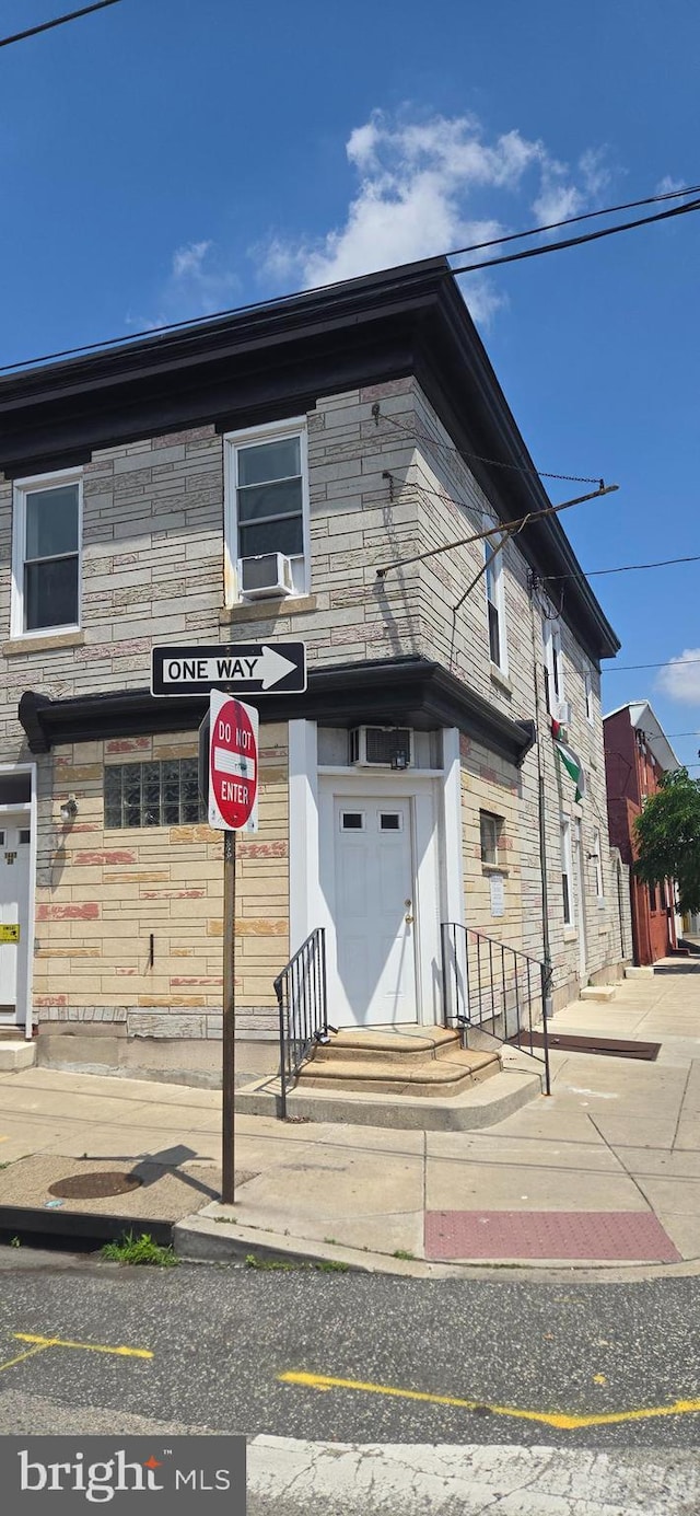 1447 S Chadwick St, Philadelphia, PA 19146 - view of property featuring cooling unit
