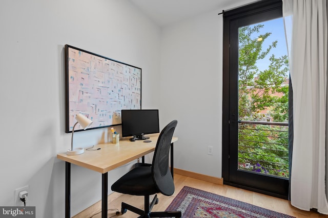 135 13th St NE, Washington, DC 20002 - office with wood finished floors and baseboards