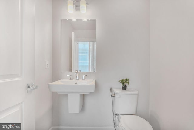 22287 Cornerstone Crossing Ter, Ashburn, VA 20148 - half bath featuring toilet