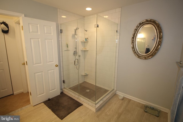 319 Fieldstone Dr, New Hope, PA 18938 - full bath featuring wood finished floors, a stall shower, recessed lighting, and baseboards