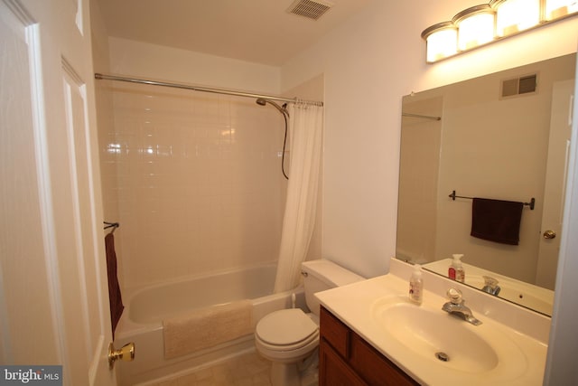 319 Fieldstone Dr, New Hope, PA 18938 - bathroom with shower / bathtub combination with curtain, vanity, and toilet
