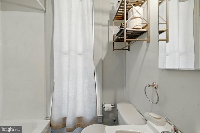 706 Locust St, Cambridge, MD 21613 - full bathroom with toilet and shower / bath combo