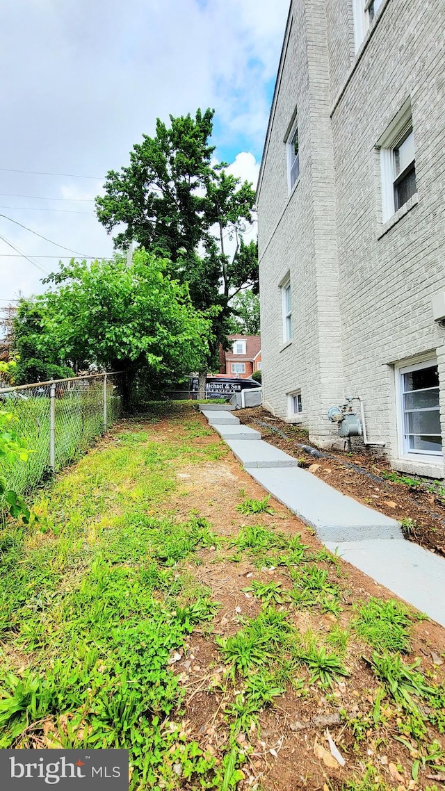 139 Wilmington Pl SE, Washington, DC 20032 - view of yard