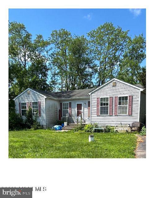 25 Nor Laine Dr, Cookstown, NJ 08511 - view of front of house with a front yard
