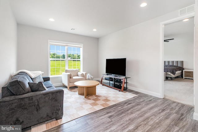 220 Moorefield St, Mechanicsburg, PA 17055 - living room featuring wood finished floors, baseboards, and recessed lighting