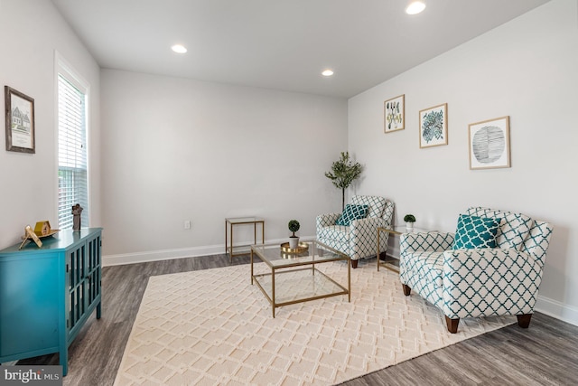 220 Moorefield St, Mechanicsburg, PA 17055 - living area with wood finished floors, baseboards, and recessed lighting