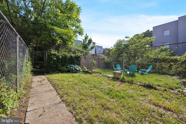5324 Cedar Ave, Philadelphia, PA 19143 - view of yard