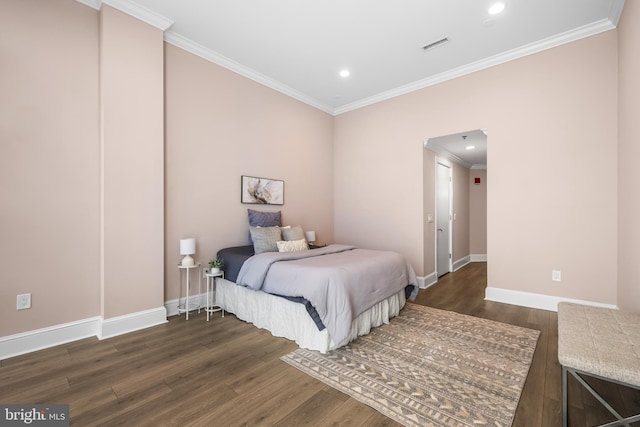 2772 Lighthouse Pt E Unit 101, Baltimore, MD 21224 - bedroom featuring dark wood-style floors, crown molding, baseboards, and recessed lighting