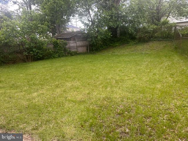 7507 Vanessa Ct, Lanham, MD 20706 - view of yard