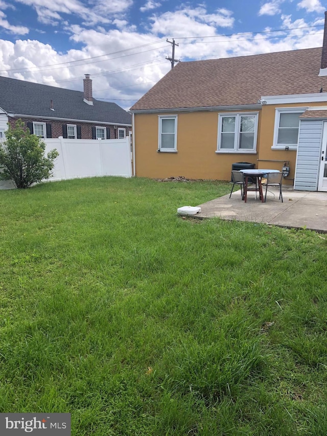 3149 Willits Rd, Philadelphia, PA 19114 - view of yard with a patio