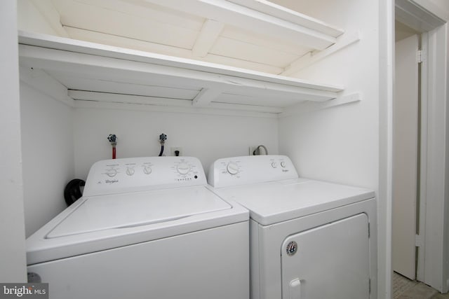 275 Green St Unit 4H5, Beverly, NJ 08010 - laundry room featuring separate washer and dryer