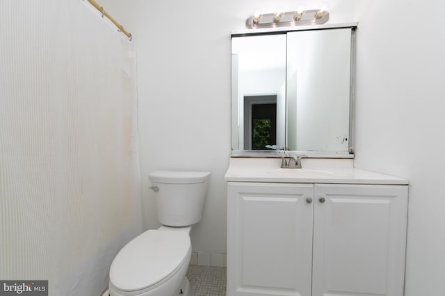 275 Green St Unit 4H5, Beverly, NJ 08010 - full bath with toilet, vanity, tile patterned flooring, and a shower with curtain