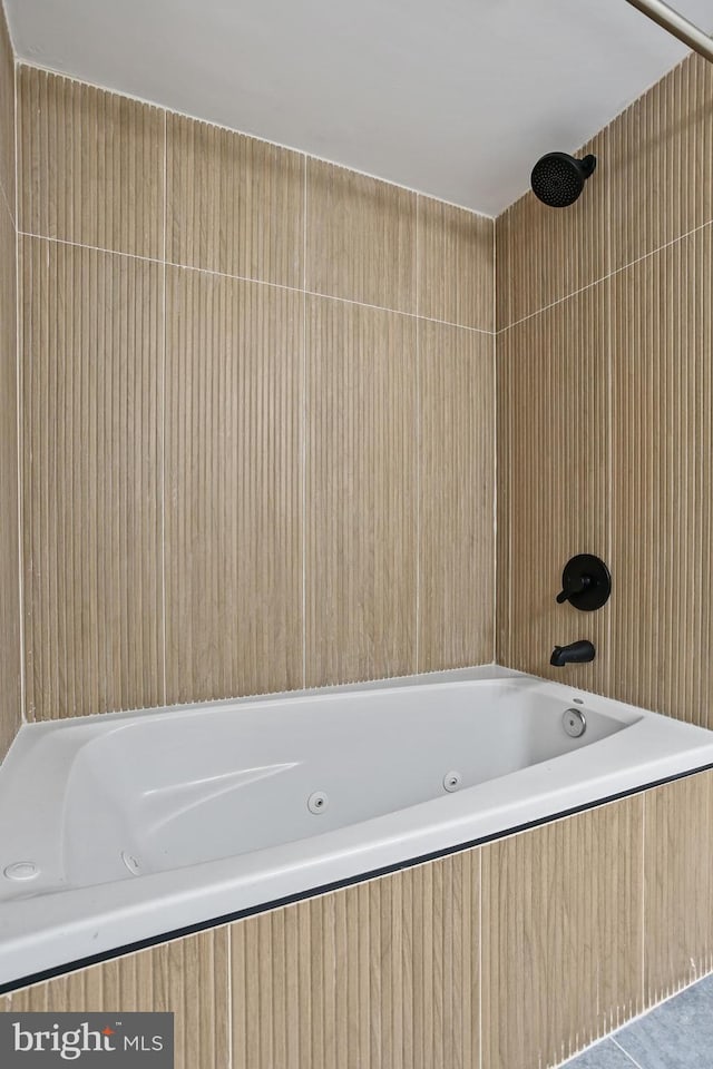 4405 Underwood Rd, Baltimore, MD 21218 - full bath with a combined bath / shower with jetted tub
