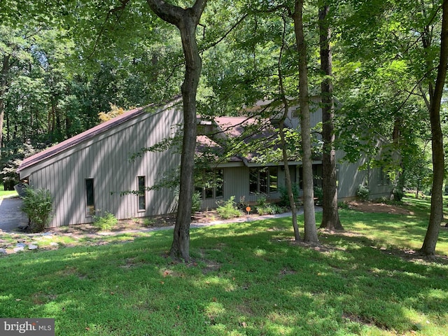 4105 Holbrook Rd, Randallstown, MD 21133 - mid-century modern home with a front lawn