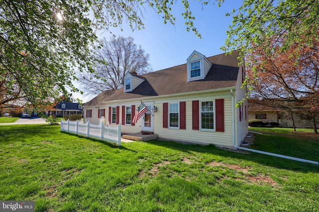 2 Kings Ct, Gordonville, PA 17529 - cape cod-style house featuring a front yard and roof with shingles
