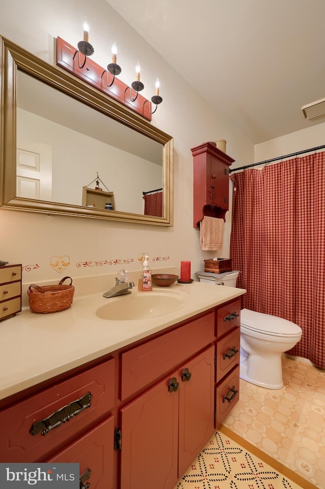 2 Kings Ct, Gordonville, PA 17529 - full bath with vanity, toilet, and a shower with shower curtain