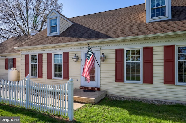 2 Kings Ct, Gordonville, PA 17529 - view of front of property featuring a shingled roof