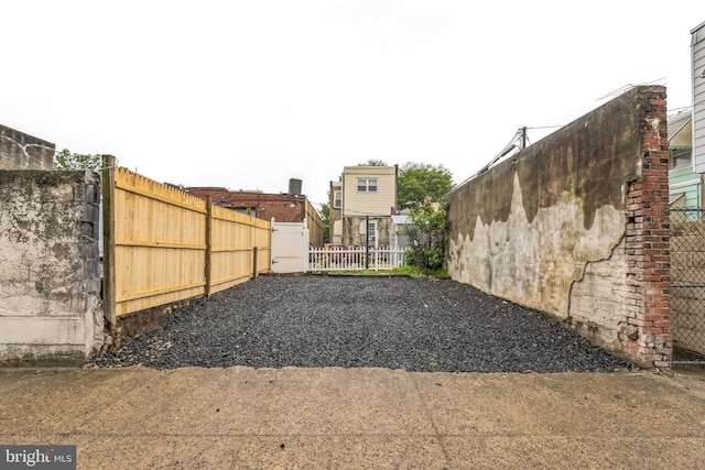 2609 E Monmouth St, Philadelphia, PA 19134 - view of yard featuring a gate