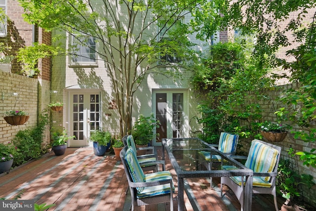 116 Cameron Mews, Alexandria, VA 22314 - view of patio with french doors and outdoor dining space