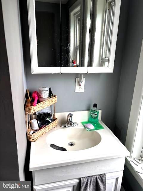 744 Cherry St, Camden, NJ 08103 - bathroom with vanity