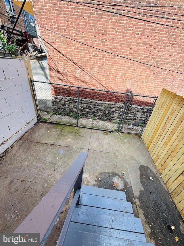 805 W Bristol St, Philadelphia, PA 19140 - view of patio