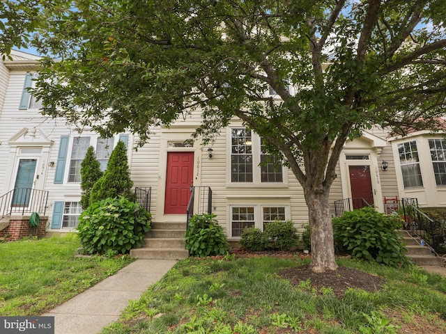 10612 Winfield Loop, Manassas, VA 20109 - view of front of home with a front lawn