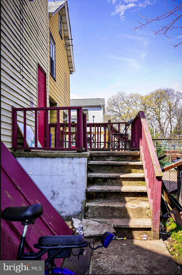 133 Suydam St, New Brunswick, NJ 08901 - view of wooden deck
