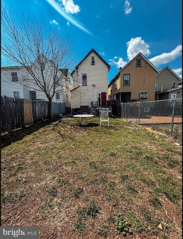 133 Suydam St, New Brunswick, NJ 08901 - view of yard