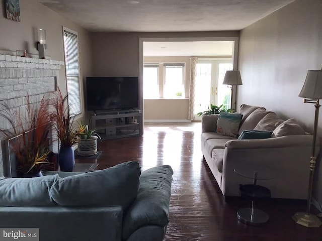 336 Bar Harbor Rd, Pasadena, MD 21122 - living room with wood finished floors and baseboards