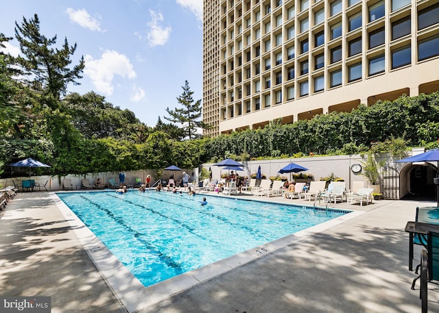 220 Locust St Unit 7As, Philadelphia, PA 19106 - community pool with a patio