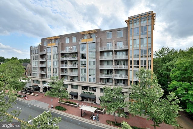 513 W Broad St Unit 602, Falls Church, VA 22046 - view of apartment building / complex