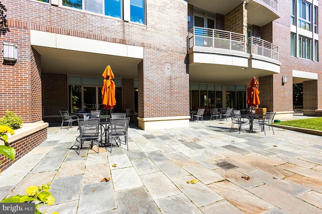 513 W Broad St Unit 602, Falls Church, VA 22046 - view of patio / terrace with outdoor dining space